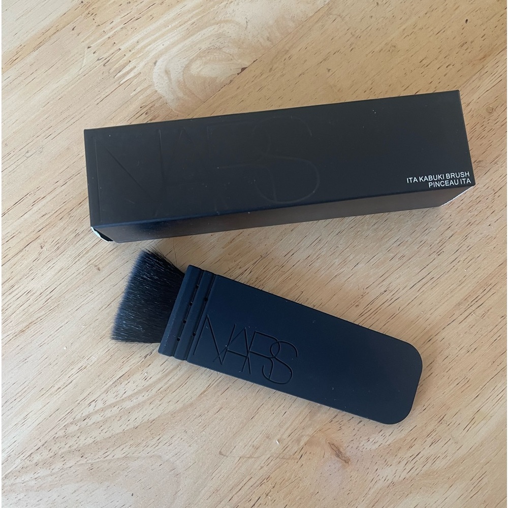 Brand new Nars ita contour brush
